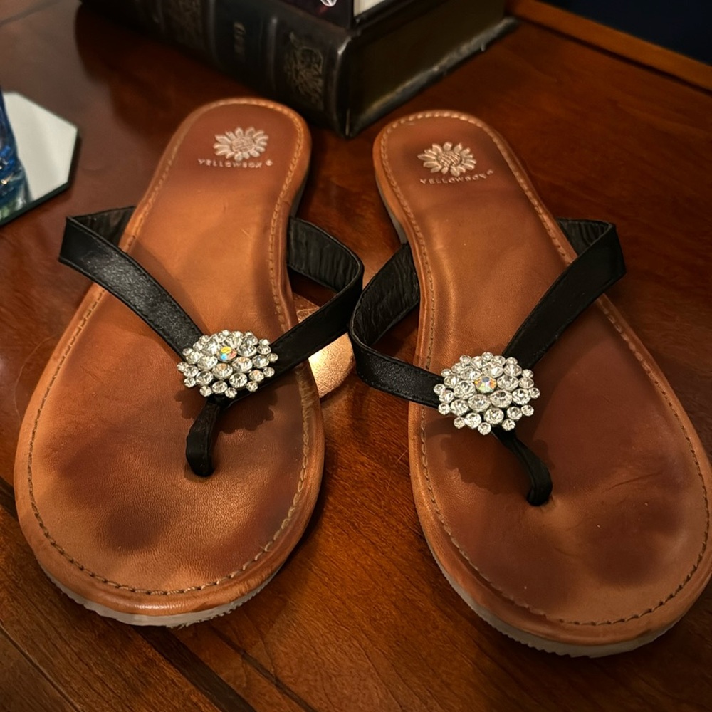 Yellowbox Flip Flops with “Diamond” Accent | Size: 10
